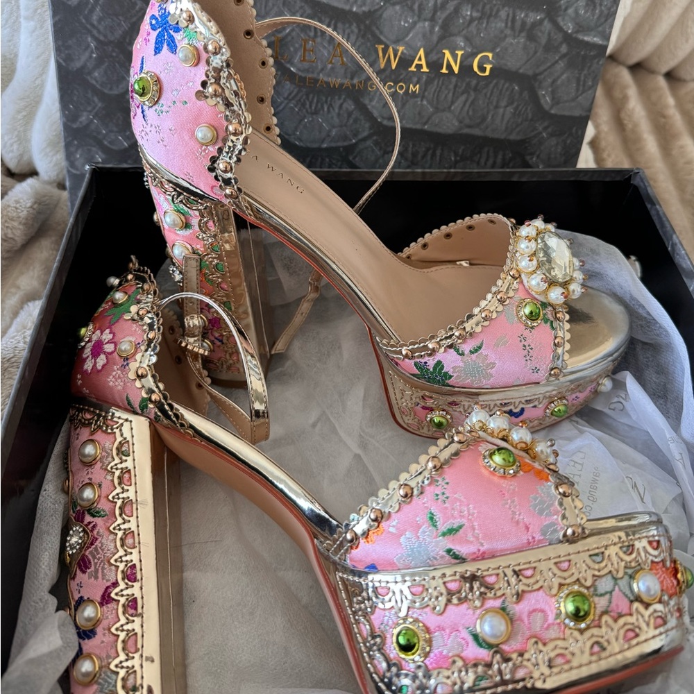 Brand new azalea wang pumps